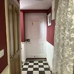 Number 6 Bank House * Скалл