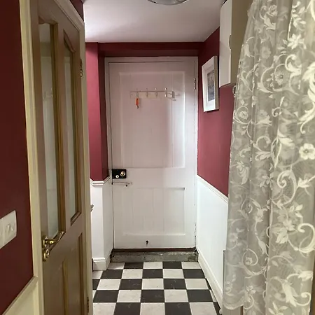 Number 6 Bank House * Schull